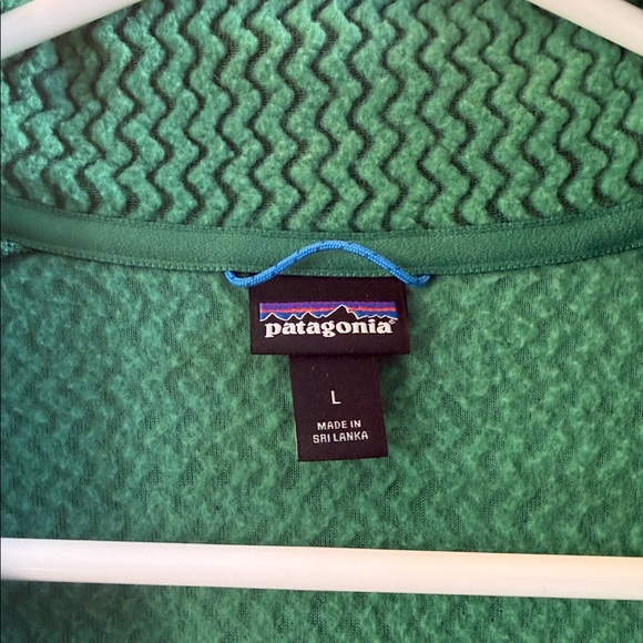 Patagonia Green Women's Half-Zip Sweater. Size large. - Picture 3 of 3